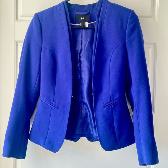H&M BLUE BLAZER EUROPEAN CUT SIZE 2 - Picture 1 of 8